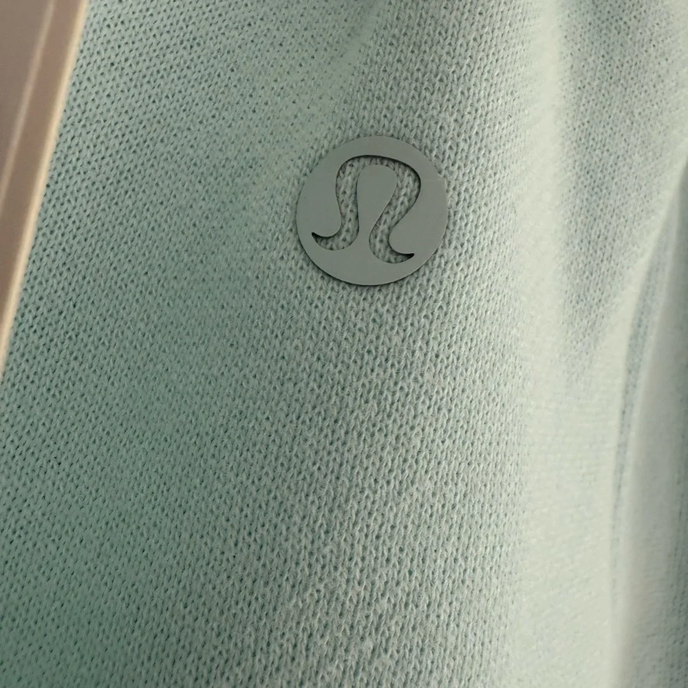 Lululemon Scuba Mid-Rise Oversized Short 7
